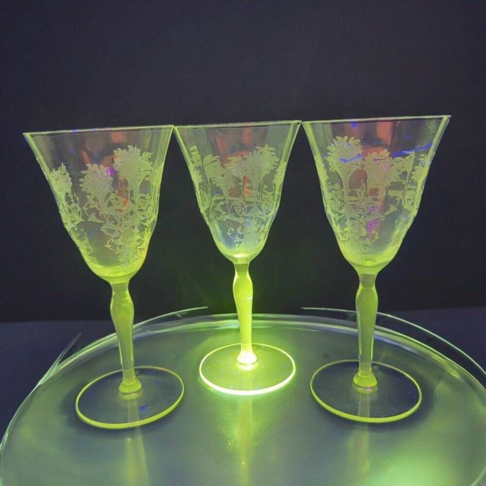 Morgantown Glass Mayfair Champagne Stem Antique Manganese 365nm Green UV Glow 3